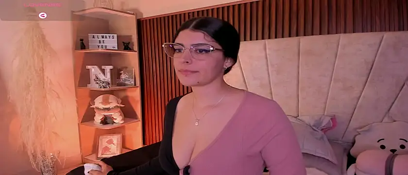  Niah  online show from 10-21-25, 08:09