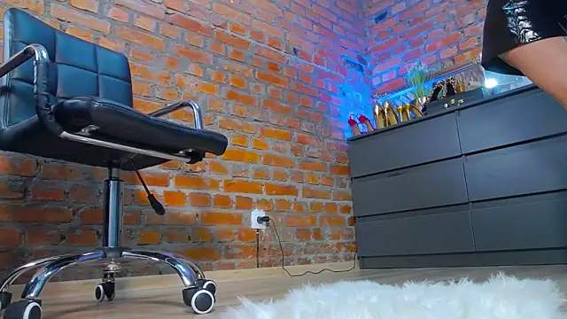 MistressMilana online show from 02-08-25, 12:17