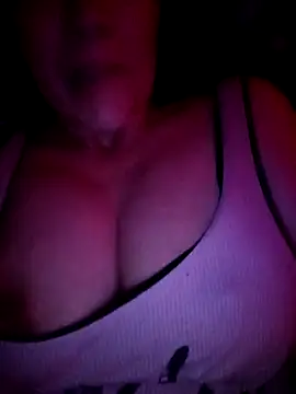 Snapshot of LeilaSaint chatting on 09-12-25, 05:13 LeilaSaint online show from 09-12-25, 05:13