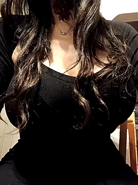 Snapshot of eva750 chatting on 12-16-25, 04:23 eva750 online show from 12-16-25, 04:23