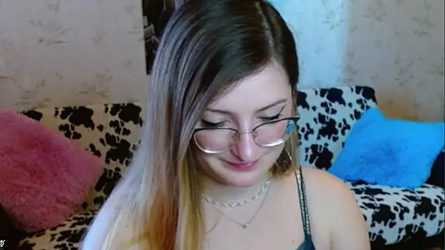 Snapshot of Arielsssplash chatting on 09-10-25, 06:46 Arielsssplash online show from 09-10-25, 06:46