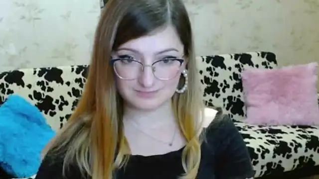 Snapshot of Arielsssplash chatting on 09-23-25, 07:00 Arielsssplash online show from 09-23-25, 07:00