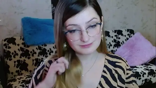 Snapshot of Arielsssplash chatting on 10-02-25, 06:53 Arielsssplash online show from 10-02-25, 06:53