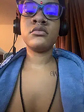 Snapshot of nickytheehawtie chatting on 02-27-26, 07:36 nickytheehawtie online show from 02-27-26, 07:36