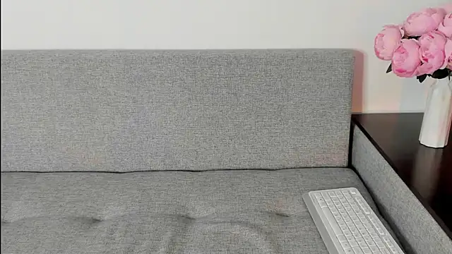 Snapshot of miss_emily_ chatting on 10-18-25, 11:05 miss emily  online show from 10-18-25, 11:05