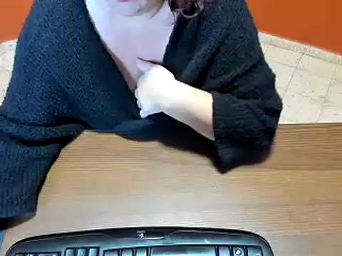 NikkiHolland online show from 01-29-25, 08:18