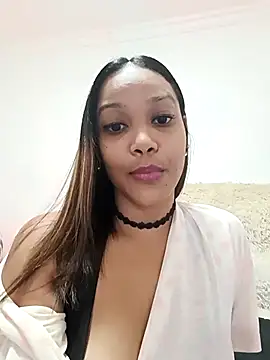 Snapshot of _MoniqueLovay_ chatting on 03-02-25, 06:19  MoniqueLovay  online show from 03-02-25, 06:19