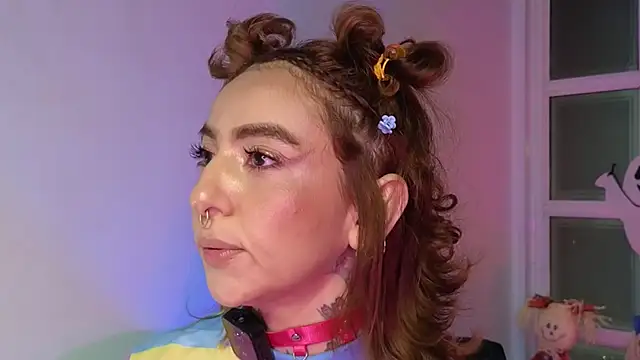 Evangelyne 1 online show from 10-29-25, 03:47