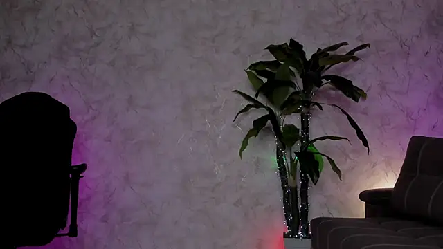 Snapshot of Emma7 chatting on 02-18-26, 01:56 Emma7 online show from 02-18-26, 01:56