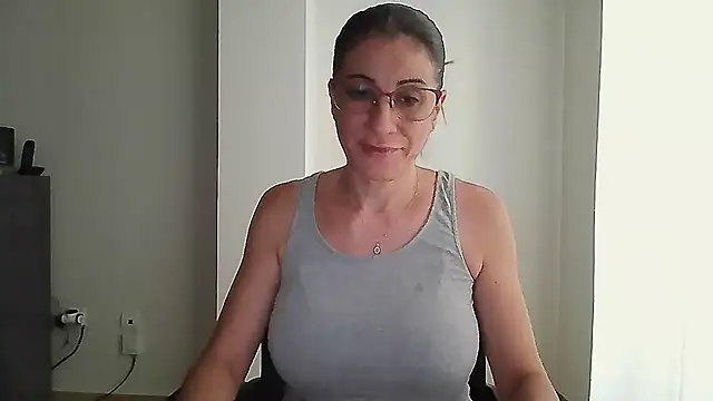 Sanada hot online show from 10-04-25, 08:23