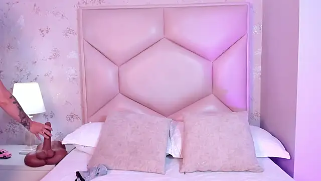 ambar sullivan online show from 10-04-25, 11:41