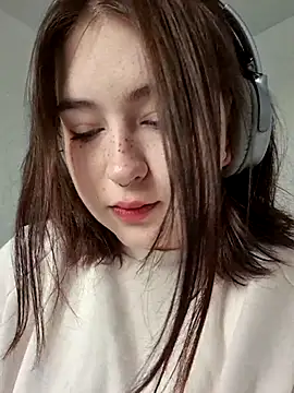 Yammy Yumi online show from 10-12-25, 06:12