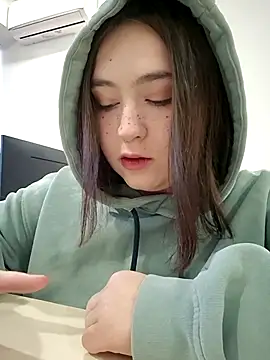 Yammy Yumi online show from 11-04-25, 04:11