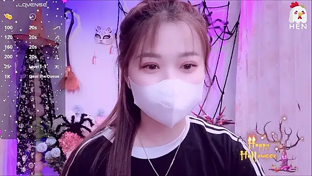 Snapshot of hen237 chatting on 10-23-25, 10:19 hen237 online show from 10-23-25, 10:19