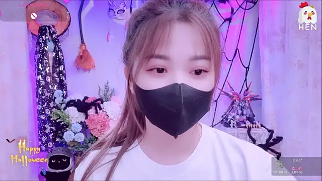 Snapshot of hen237 chatting on 10-31-25, 01:28 hen237 online show from 10-31-25, 01:28