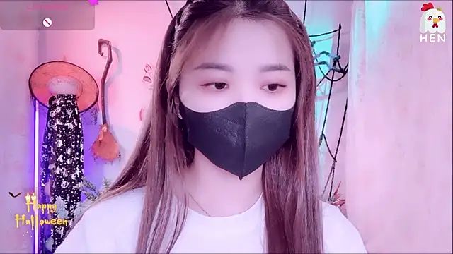 Snapshot of hen237 chatting on 11-10-25, 02:10 hen237 online show from 11-10-25, 02:10