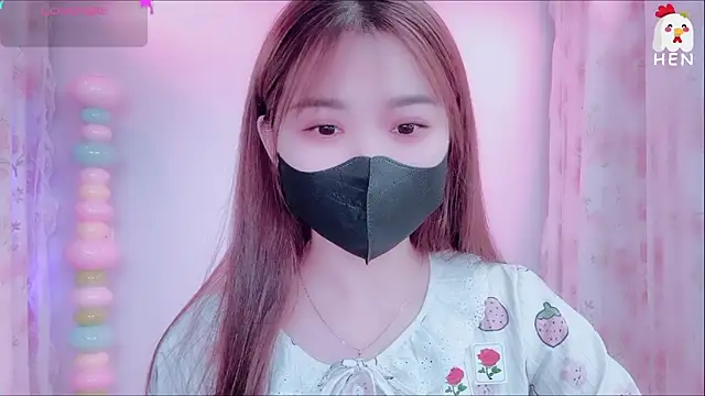 Snapshot of hen237 chatting on 11-11-25, 12:32 hen237 online show from 11-11-25, 12:32