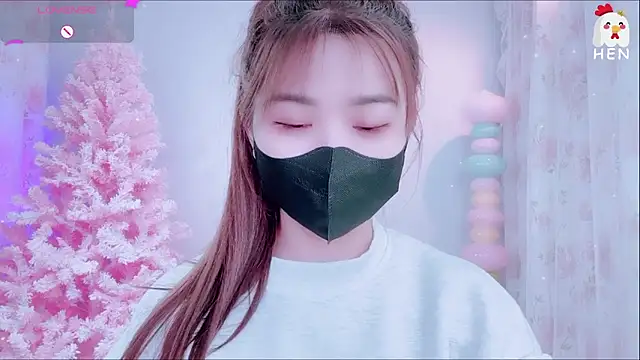 Snapshot of hen237 chatting on 11-12-25, 11:25 hen237 online show from 11-12-25, 11:25