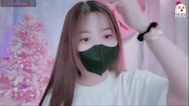 Snapshot of hen237 chatting on 11-28-25, 05:48 hen237 online show from 11-28-25, 05:48