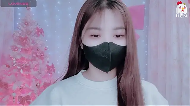 Snapshot of hen237 chatting on 12-01-25, 05:45 hen237 online show from 12-01-25, 05:45