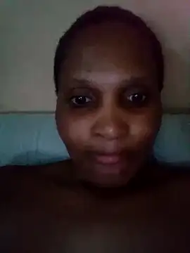 Snapshot of Nonelela chatting on 10-28-25, 08:11 Nonelela online show from 10-28-25, 08:11