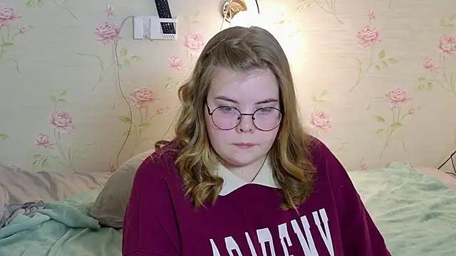 sinnamon  online show from 02-20-26, 04:18