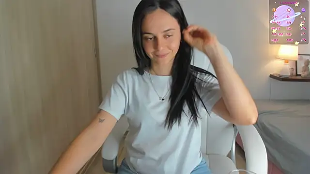 Snapshot of lucia_s1 chatting on 01-24-25, 08:54 lucia s1 online show from 01-24-25, 08:54