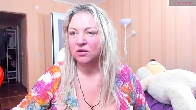 Snapshot of PamHardFuck chatting on 03-04-25, 09:00 PamHardFuck online show from 03-04-25, 09:00