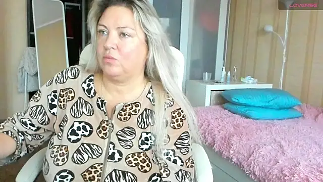 Snapshot of PamHardFuck chatting on 09-20-25, 09:32 PamHardFuck online show from 09-20-25, 09:32