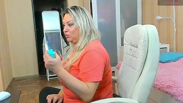 Snapshot of PamHardFuck chatting on 09-28-25, 08:36 PamHardFuck online show from 09-28-25, 08:36