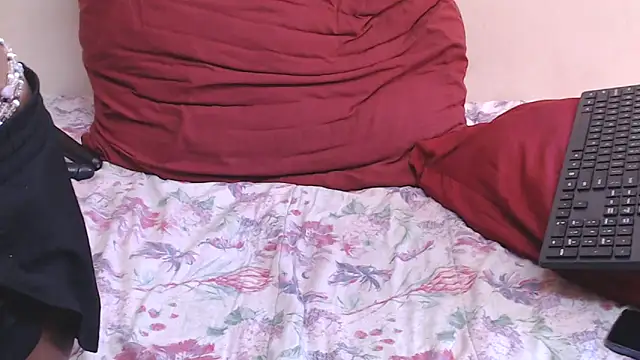 Snapshot of hottychubbygirl chatting on 12-10-24, 09:01 hottychubbygirl online show from 12-10-24, 09:01