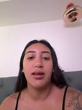 Snapshot of Hannahoff chatting on 02-14-25, 06:08 Hannahoff online show from 02-14-25, 06:08