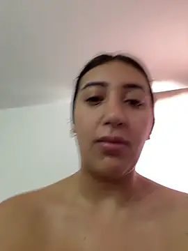 Snapshot of Hannahoff chatting on 03-10-25, 02:16 Hannahoff online show from 03-10-25, 02:16