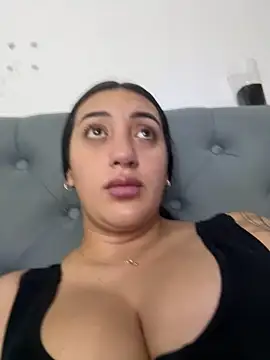 Snapshot of Hannahoff chatting on 09-21-25, 10:11 Hannahoff online show from 09-21-25, 10:11