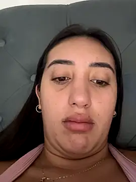 Snapshot of Hannahoff chatting on 10-15-25, 06:19 Hannahoff online show from 10-15-25, 06:19