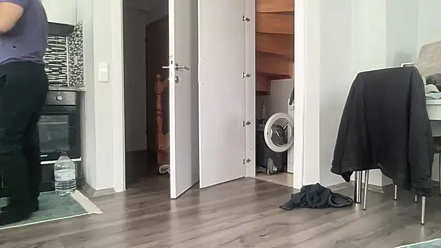 Snapshot of ALPHANDRE chatting on 03-05-25, 06:01 ALPHANDRE online show from 03-05-25, 06:01