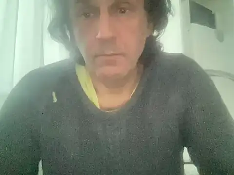 Snapshot of ALPHANDRE chatting on 03-08-25, 03:45 ALPHANDRE online show from 03-08-25, 03:45