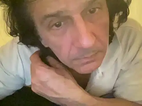 Snapshot of ALPHANDRE chatting on 03-09-25, 05:39 ALPHANDRE online show from 03-09-25, 05:39