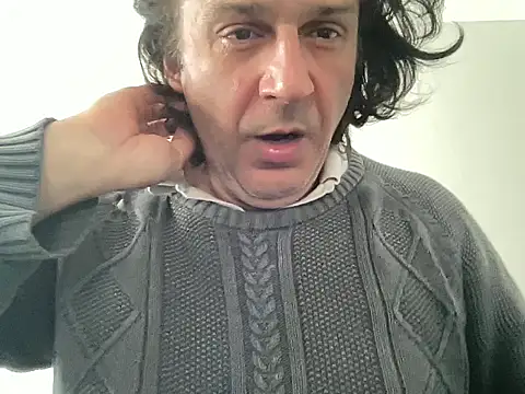 Snapshot of ALPHANDRE chatting on 03-11-25, 06:00 ALPHANDRE online show from 03-11-25, 06:00