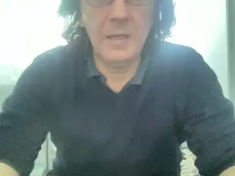 Snapshot of ALPHANDRE chatting on 03-21-25, 02:51 ALPHANDRE online show from 03-21-25, 02:51