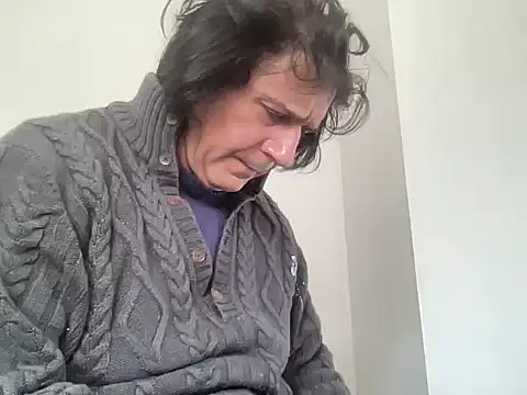 Snapshot of ALPHANDRE chatting on 03-22-25, 07:04 ALPHANDRE online show from 03-22-25, 07:04