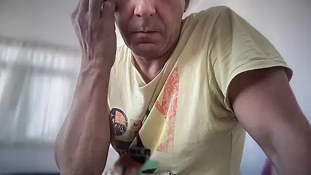 Snapshot of ALPHANDRE chatting on 10-06-25, 07:28 ALPHANDRE online show from 10-06-25, 07:28