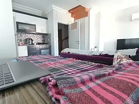 Snapshot of ALPHANDRE chatting on 12-15-25, 07:34 ALPHANDRE online show from 12-15-25, 07:34