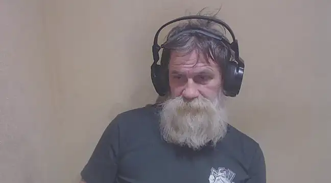 Snapshot of AlexNudo chatting on 12-26-24, 07:38 AlexNudo online show from 12-26-24, 07:38