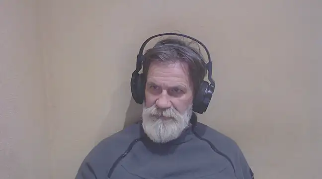 Snapshot of AlexNudo chatting on 02-05-25, 11:06 AlexNudo online show from 02-05-25, 11:06