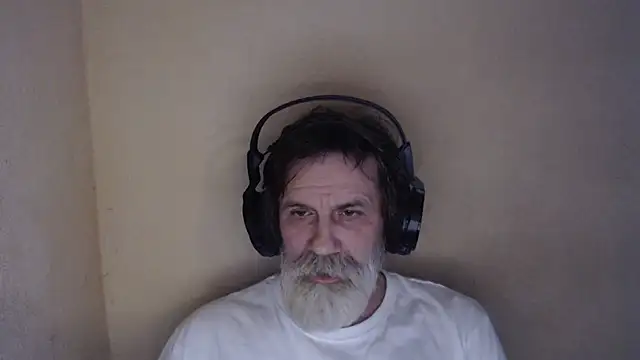 Snapshot of AlexNudo chatting on 02-06-25, 08:18 AlexNudo online show from 02-06-25, 08:18