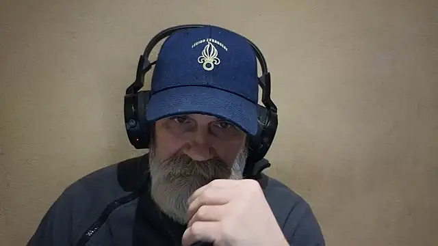 Snapshot of AlexNudo chatting on 02-09-25, 04:07 AlexNudo online show from 02-09-25, 04:07