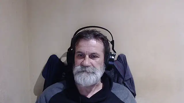 Snapshot of AlexNudo chatting on 11-14-25, 09:57 AlexNudo online show from 11-14-25, 09:57