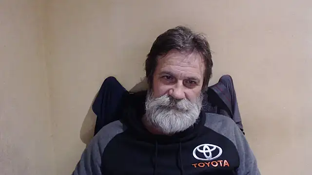 Snapshot of AlexNudo chatting on 11-25-25, 08:42 AlexNudo online show from 11-25-25, 08:42