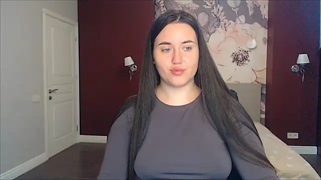 Roxie Bradley online show from 03-19-25, 06:35